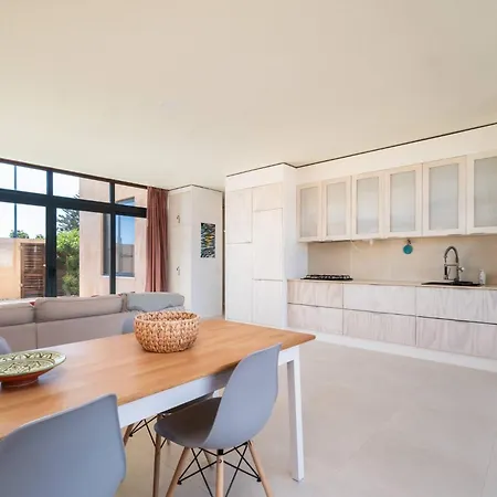 Sunny, Modern With Terraces And Garden Sagres