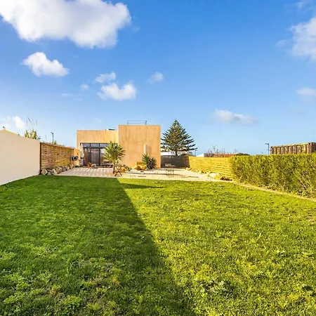 Sunny, Modern With Terraces And Garden Дом отдыха Сагреш